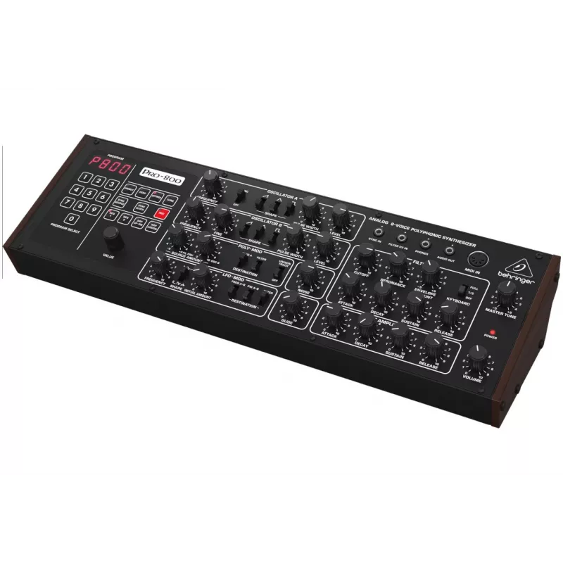 Behringer PRO-800 analógový syntetizátor – 8-hlasový stolový modul so 16 VCO, arpeggiatorom a Poly Chain