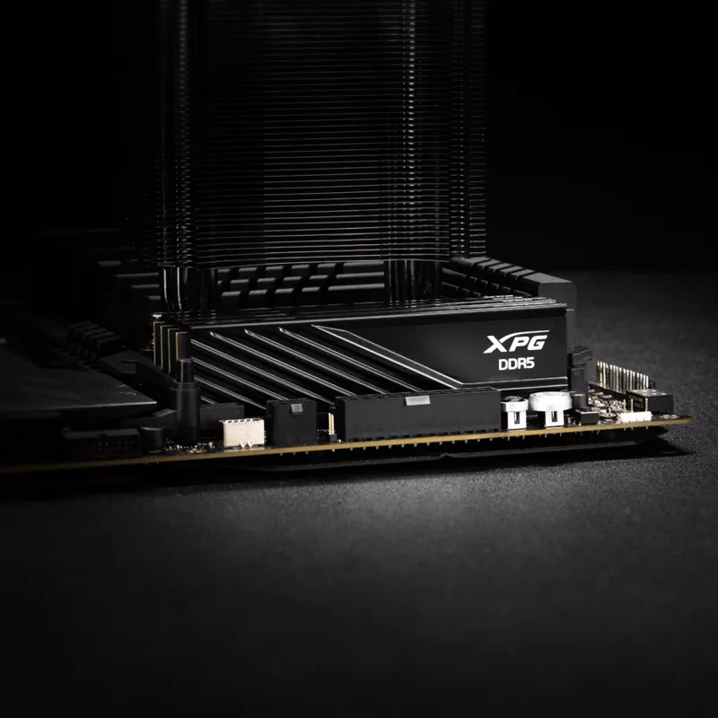 ADATA XPG Lancer Blade 32 GB (2x 16 GB) DDR5-6000 CL48 biela pamäťová sada pre desktop AX5U6000C4816G-DTLABWH