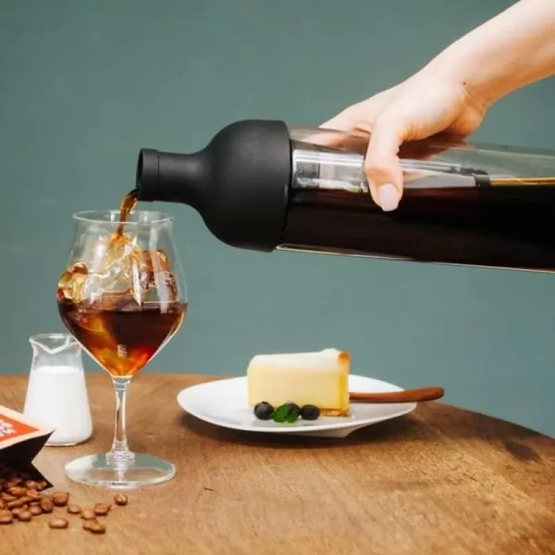 Hario kanvica na cold brew kávu 750ml čierna