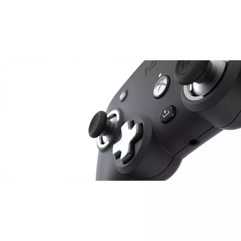 Nacon Compact Pro káblový ovládač pre Xbox Series X|S, Xbox One a PC - biely