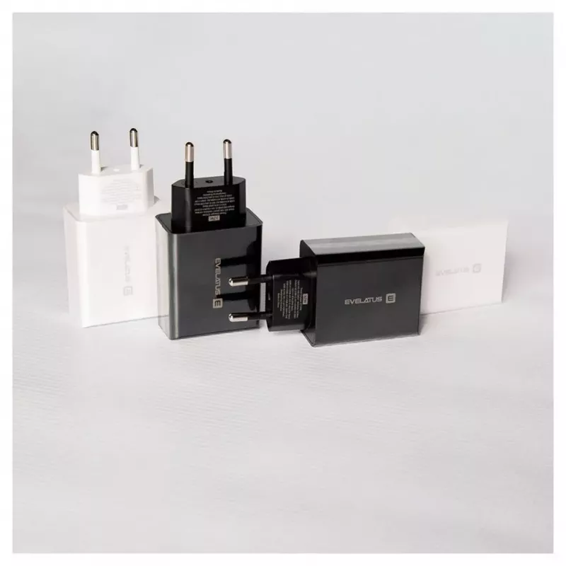 Evelatus ETC06 cestovná nabíjačka EU nástenná 3 porty 32W USB-C / USB-A2 biela