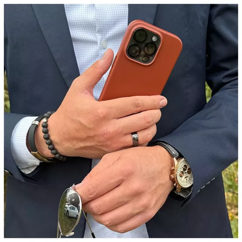 Evelatus puzdro z pravej kože pre Apple iPhone 14 Pro s MagSafe hnedé