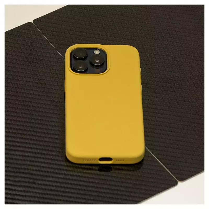 Evelatus Apple iPhone 15 Pro Premium Soft Touch silikónové puzdro zlaté