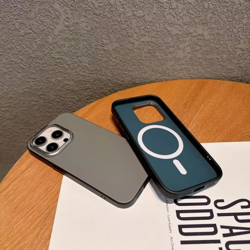 Evelatus Apple iPhone 16 PC NeoCase s MagSafe hnedá