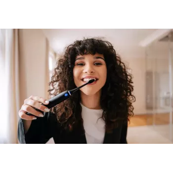 TrueLife SonicBrush Clean70 UV sonická zubná kefka, čierna