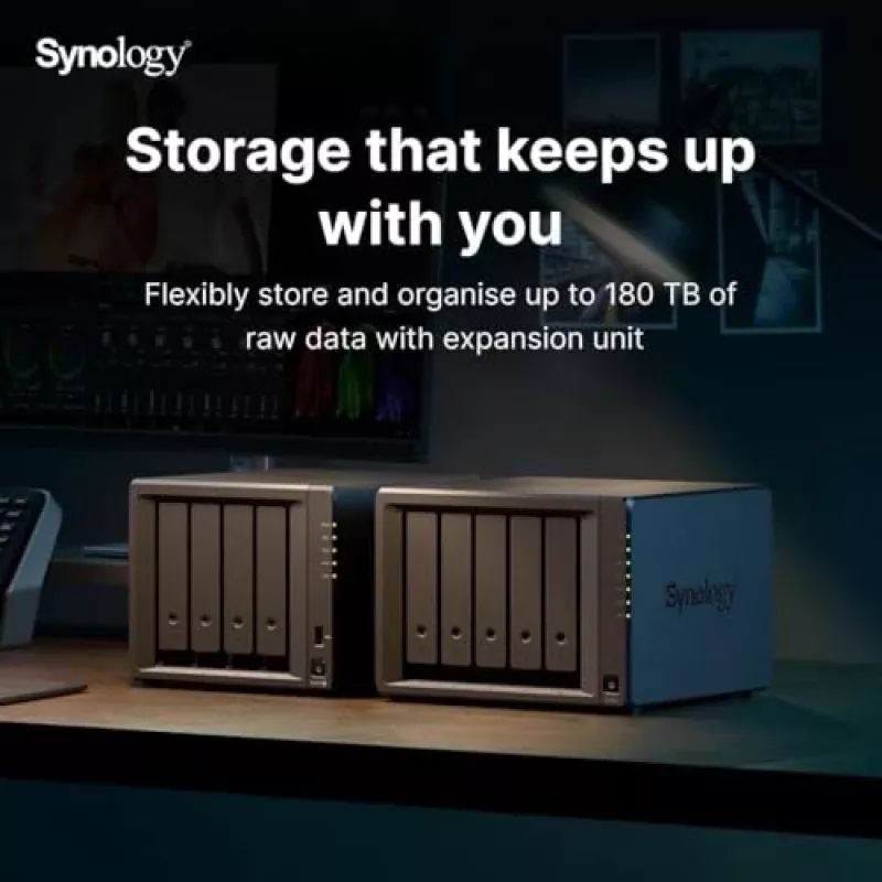 Synology DiskStation DS925+ NAS/storage server Ryzen Embedded V1500B 4 GB DDR4 0 TB čierny
