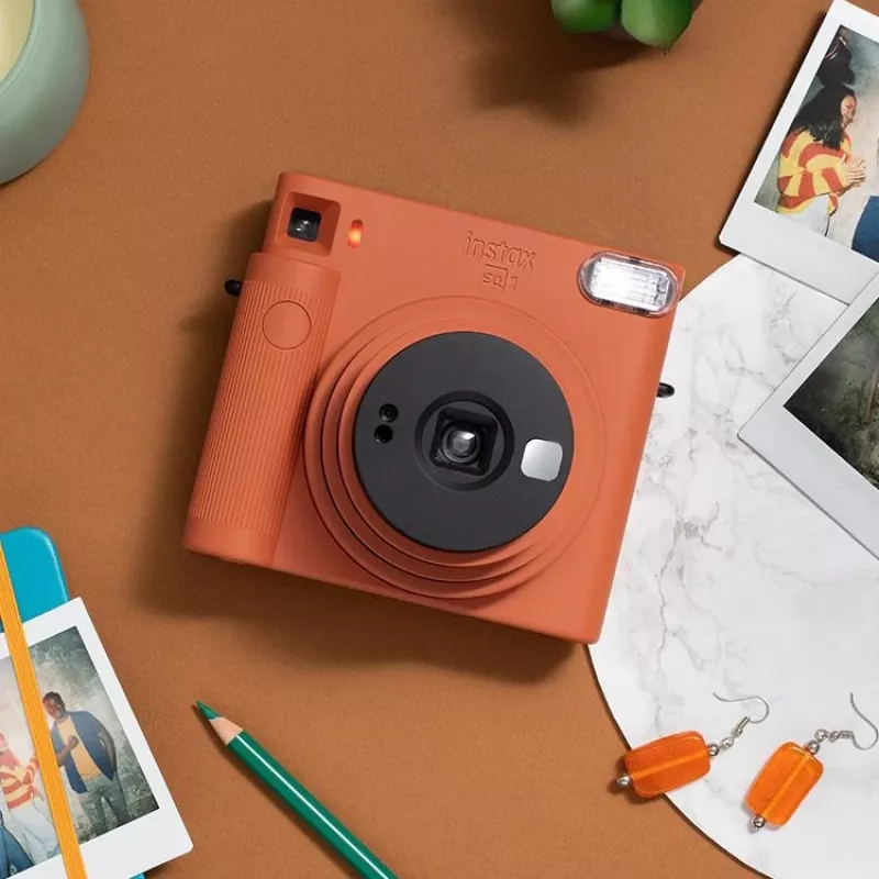 Fujifilm Instax Square SQ1 62 x 62 mm oranžový