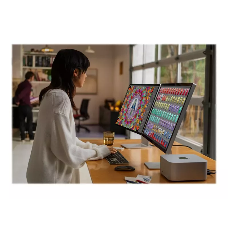 Apple Studio Display 27 palcov 5K Nano-Texture sklo naklápací stojan strieborná