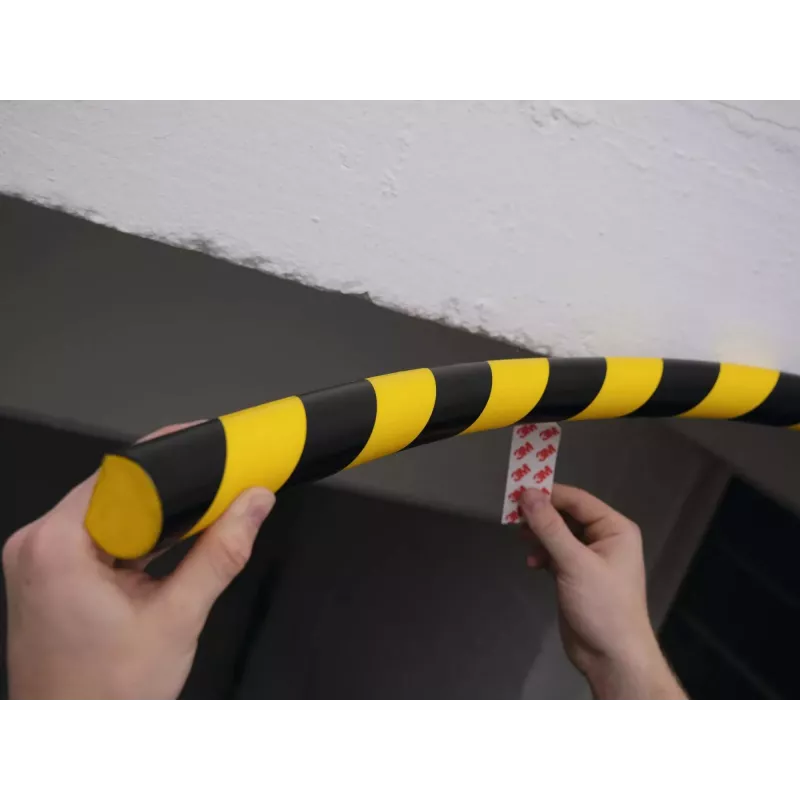 Durable S32R podlahový káblový mostík, PVC, čierny/žltý, zaoblený, 1000 mm