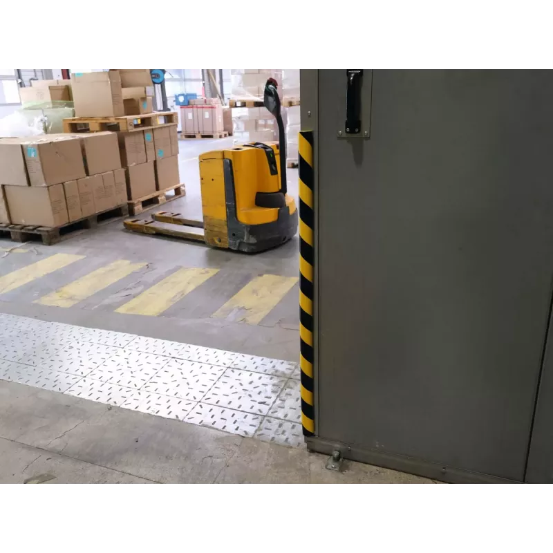 Durable S32R podlahový káblový mostík, PVC, čierny/žltý, zaoblený, 1000 mm