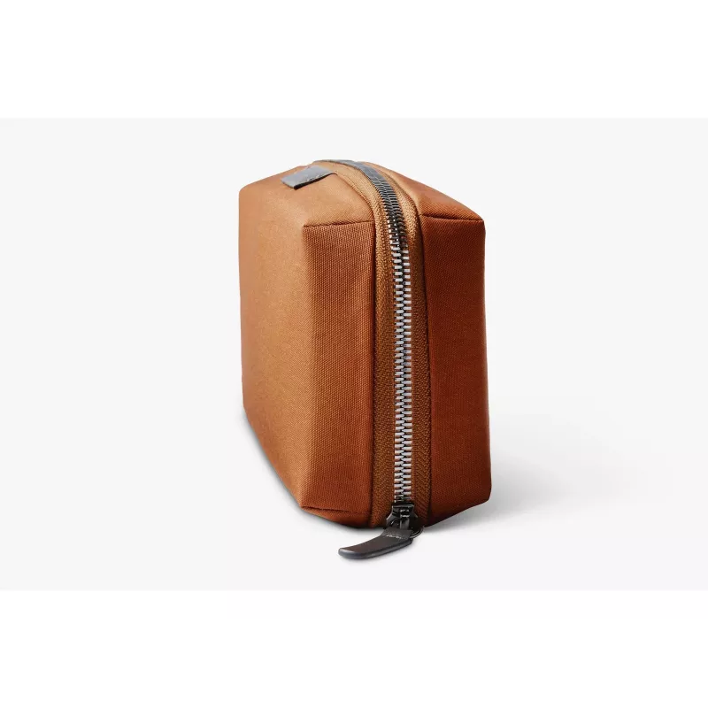 Bellroy Tech Kit – organizér na technické príslušenstvo (bronzová)