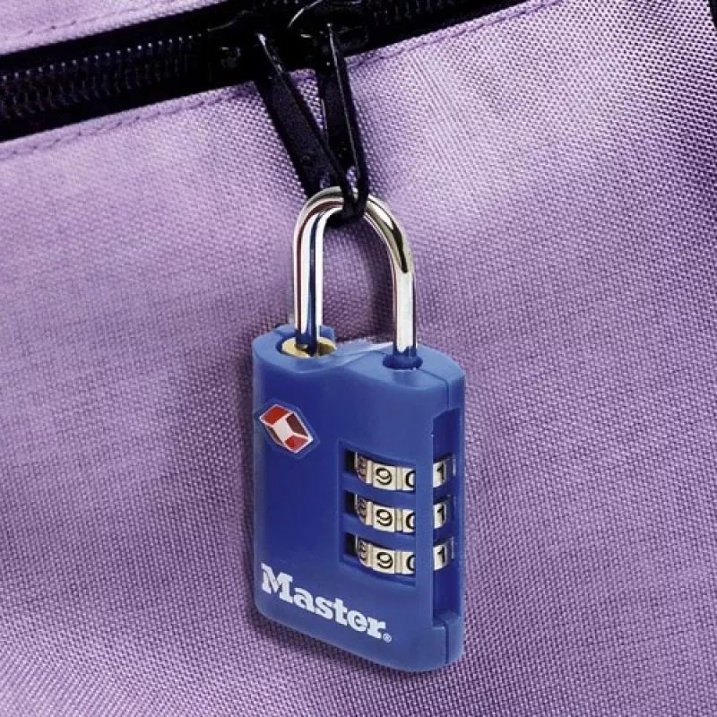 Master Lock balenie 2 kódových visiacich zámkov TSA, rôzne farby