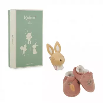 Kaloo 2-in-1 darčeková sada králik (hrkálka + capáčiky) kolekcia Petites Chansons