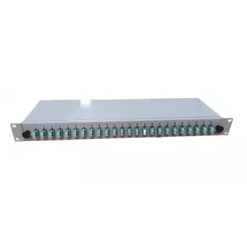 EFB Elektronik čiastočne osadená breakout box s 24 LC duplex konektormi OM3
