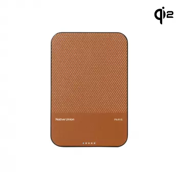 Native Union (Re)Classic Qi2 Power Bank - magnetická powerbank 5000 mAh kompatibilná s MagSafe a Qi2, USB-C na USB-C kábel 15 cm v balení (Tan)