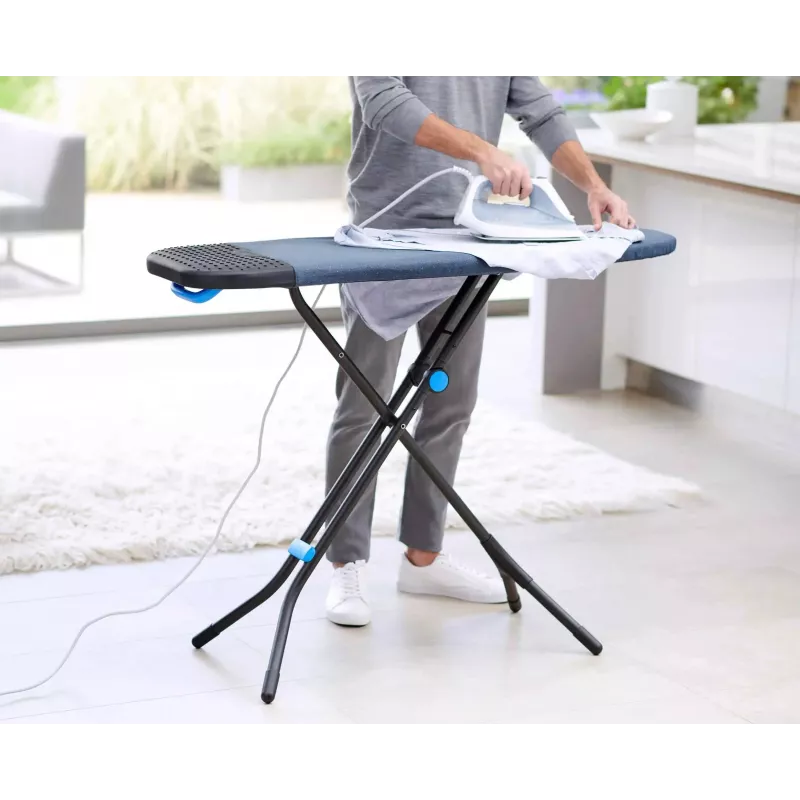 Joseph Joseph Glide Plus 130cm modrá žehliaca doska Easy-store s pokročilým poťahom