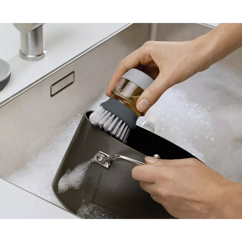 Joseph Joseph Palm Scrub Grey kefa na umývanie riadu s integrovaným dávkovačom saponátu