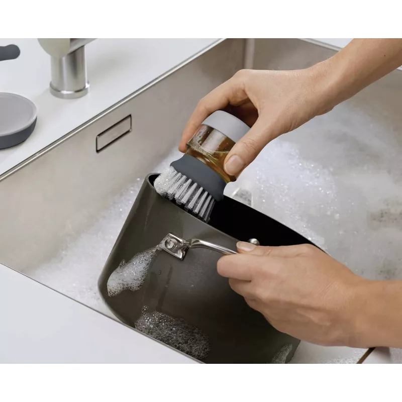 Joseph Joseph Palm Scrub Grey kefa na umývanie riadu s integrovaným dávkovačom saponátu