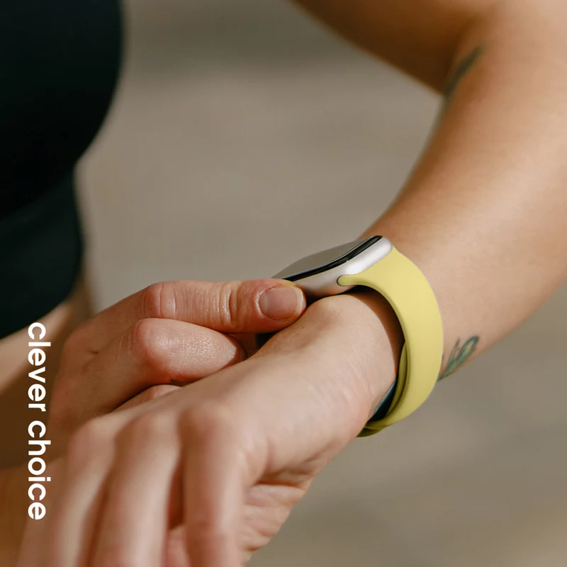 Crong Liquid - remienok pre Apple Watch 38/40/41/42 mm (slámovožltá)
