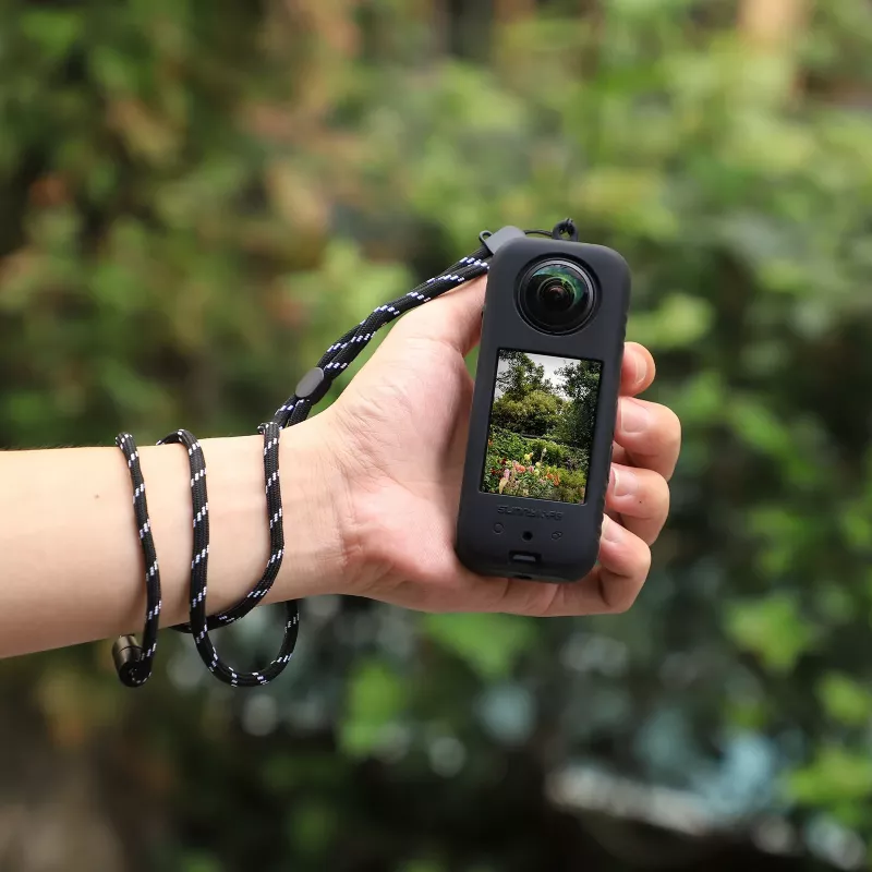 SUNNYLIFE silikónové ochranné puzdro pre Insta360 X3 - čierne