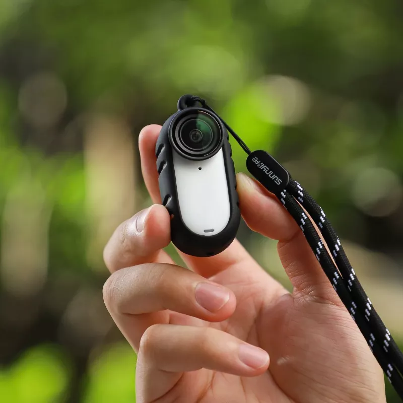SUNNYLIFE silikónové ochranné puzdro s krytkou objektívu pre Insta360 Go 3s - čierne