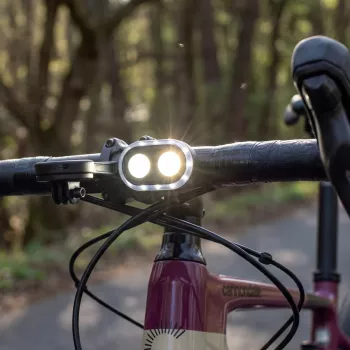 VAYOX VAF300 predné cyklistické svetlo 300 lúmenov 700mAh IPX6 čierna