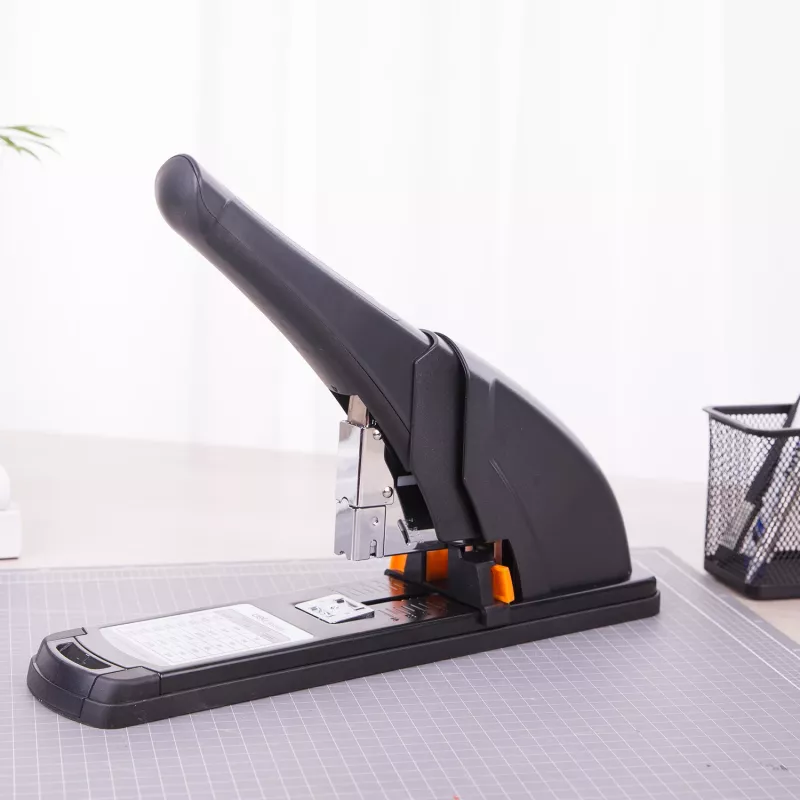 Deli Heavy Duty zošívačka čierna - kancelárske potreby