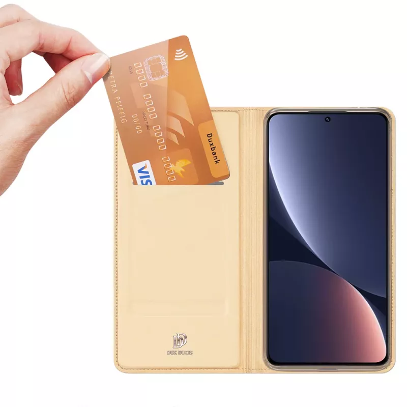 Dux Ducis Skin Pro Flip Case pre Xiaomi 13, peňaženka s priehradkou na karty a stojanom, zlatá