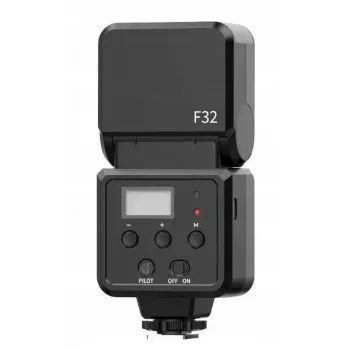 Ulanzi F32 RGB LED video svetlo 6W 2000mAh USB-C