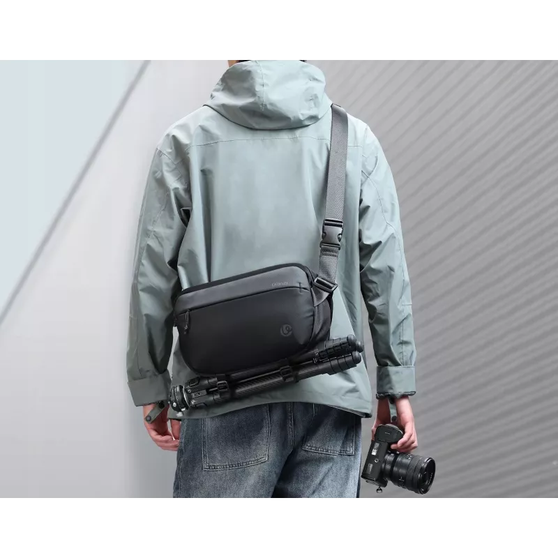 Ulanzi PB038 cestovná crossbody taška V2 - čierna, 7L, vodoodpudivá