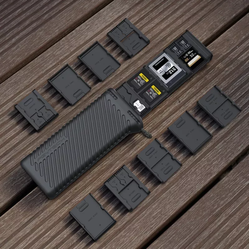 PGYTECH CreateMate puzdro na pamäťové karty s USB-C čítačkou kariet, Space Gray