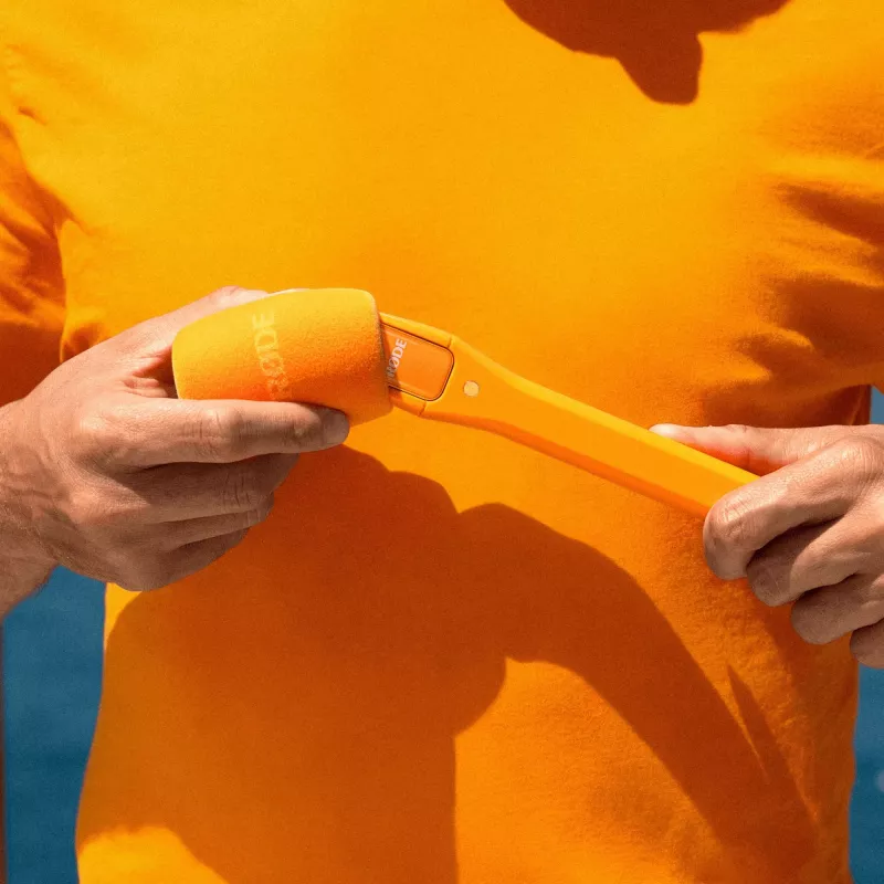 RODE Interview Micro (Orange) adaptér do ruky pre Wireless GO vysielače