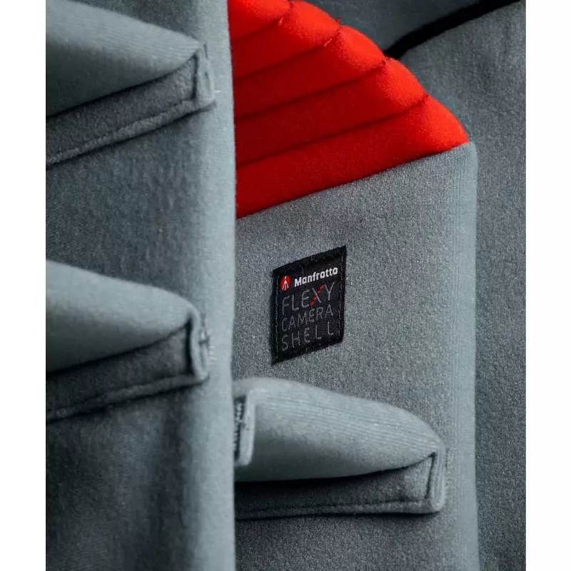 Manfrotto Manhattan Messenger Speedy 30 čierna taška na 15.6 palcový notebook