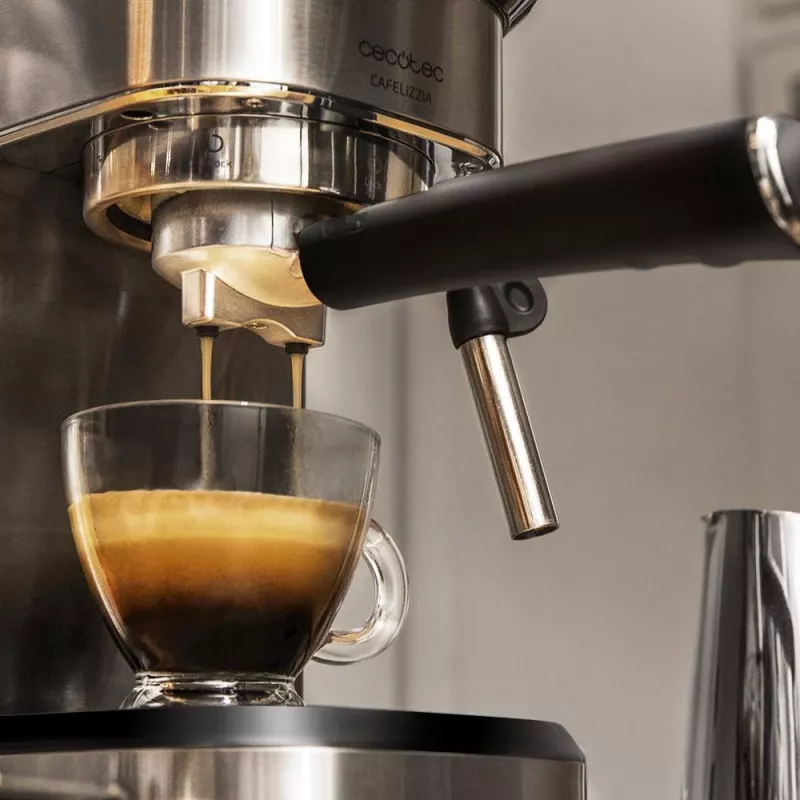 Cecotec Cafelizzia 790 Steel poloautomatický kávovar na espresso, 20 bar, 1350 W, nerezová oceľ