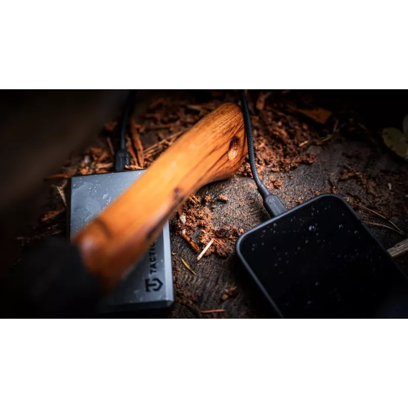 Tactical Stitch Thread kábel USB-C/USB-C čierny - 1,2m - nylonový pletený - nabíjanie a synchronizácia dát