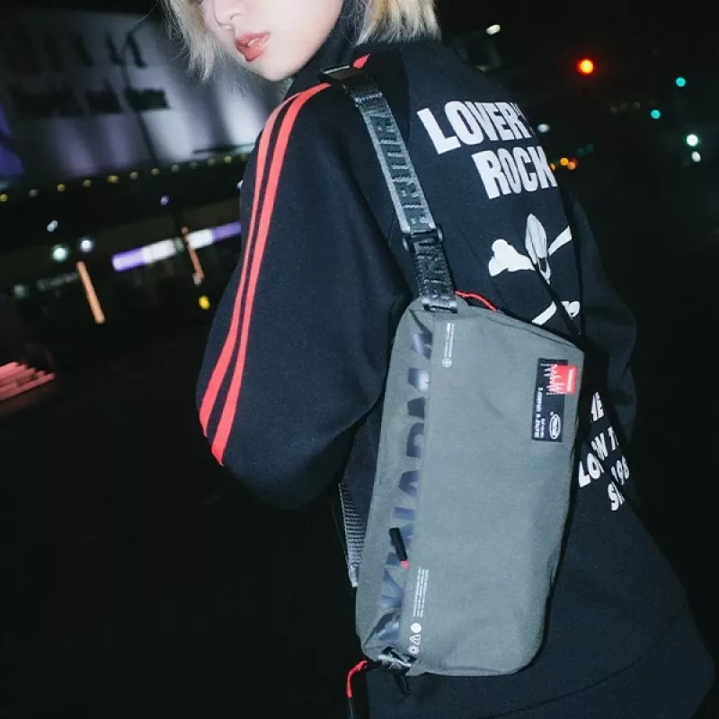 SKINARMA crossbody taška Fardel Ivory