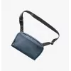 UNIQ Arden Sling 2L modrá