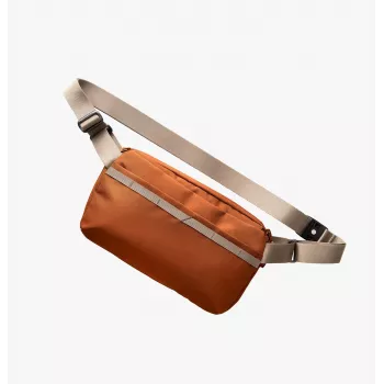 UNIQ Denver crossbody taška 5L oranžová