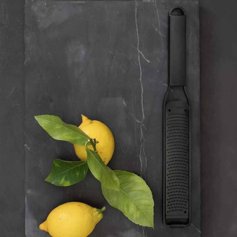 Microplane Black Sheep zester - Premium Classic Series, jemné strúhadlo, čierna