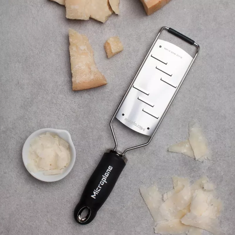 Microplane Gourmet strúhadlo veľké na hobliny čierne
