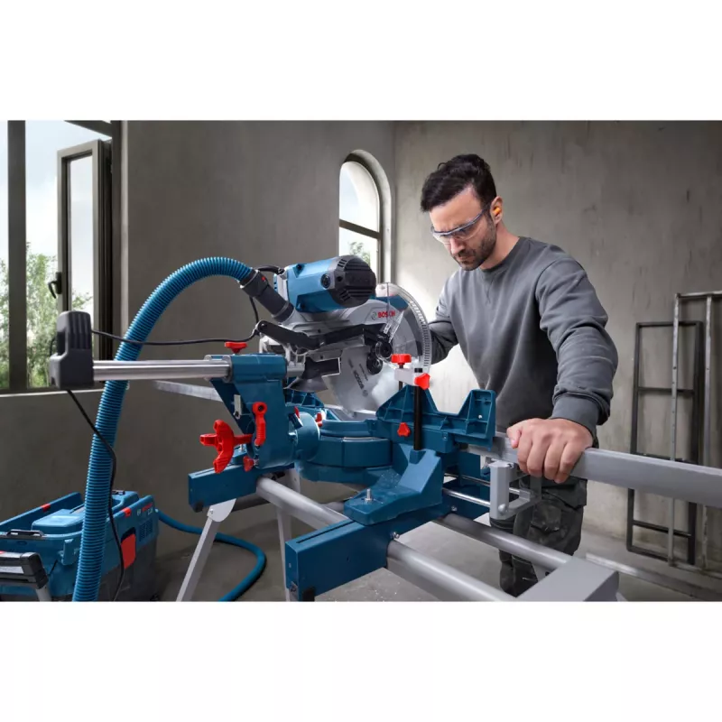 Bosch Professional GCM 340-305 D pokosová píla, 305 mm, 1.800 W, modrá