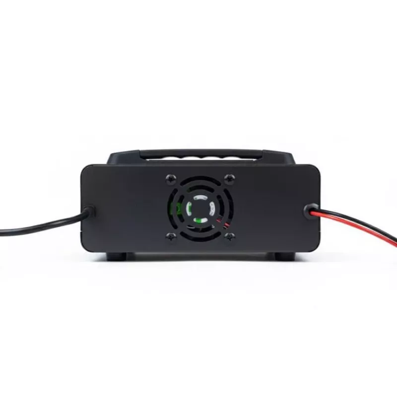 VOLT POLSKA Smart Charger 12V/24V 15A A20 Čierna