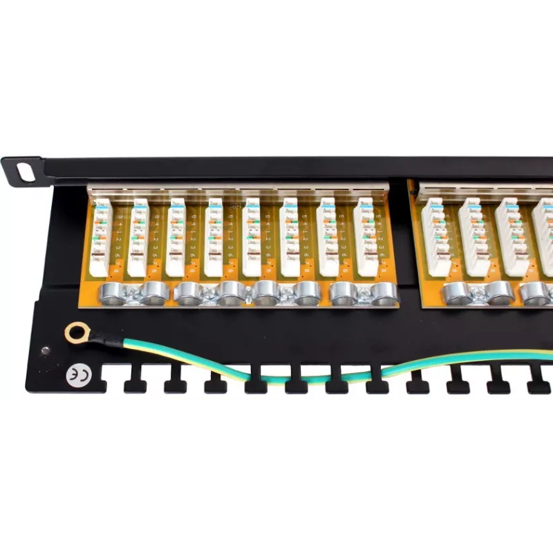 GETFORT PGF-6FTP24-B8 FTP Cat.6 24-port patch panel 0.5U čierny