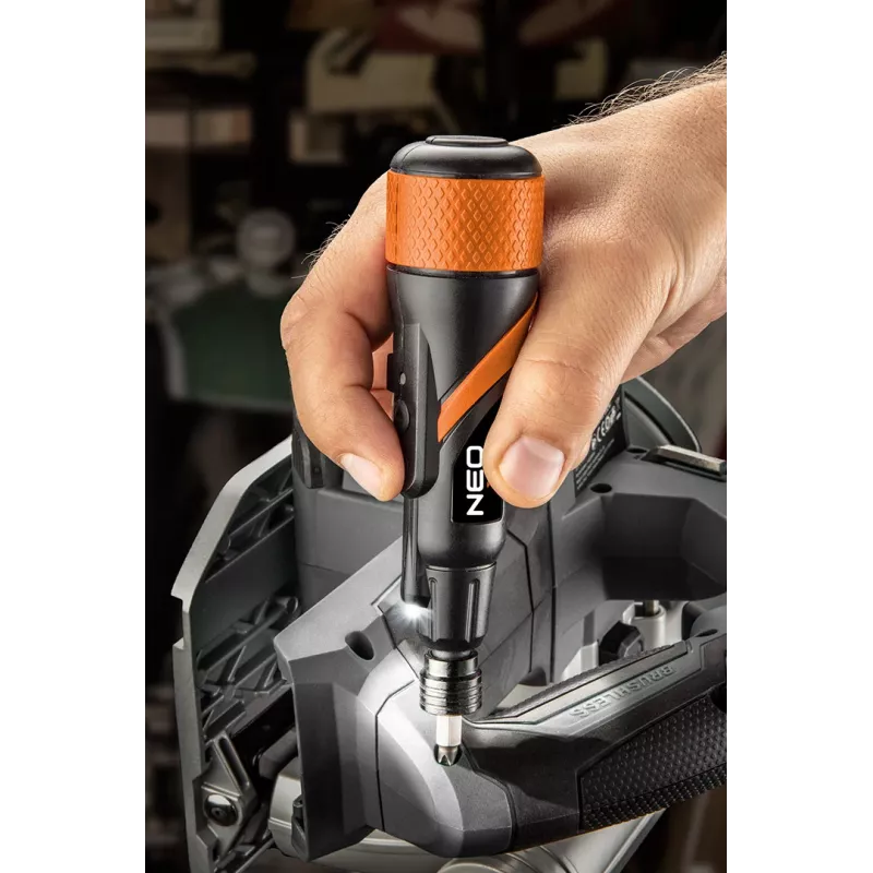 NEO TOOLS 04-200 USB-C 3,6 V akumulátorový skrutkovač s 10 bitmi a plastovým kufríkom