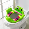 LEAN TOYS Nástavec na detskú toaletnú dosku, mäkké sedenie s držadlami, zelené