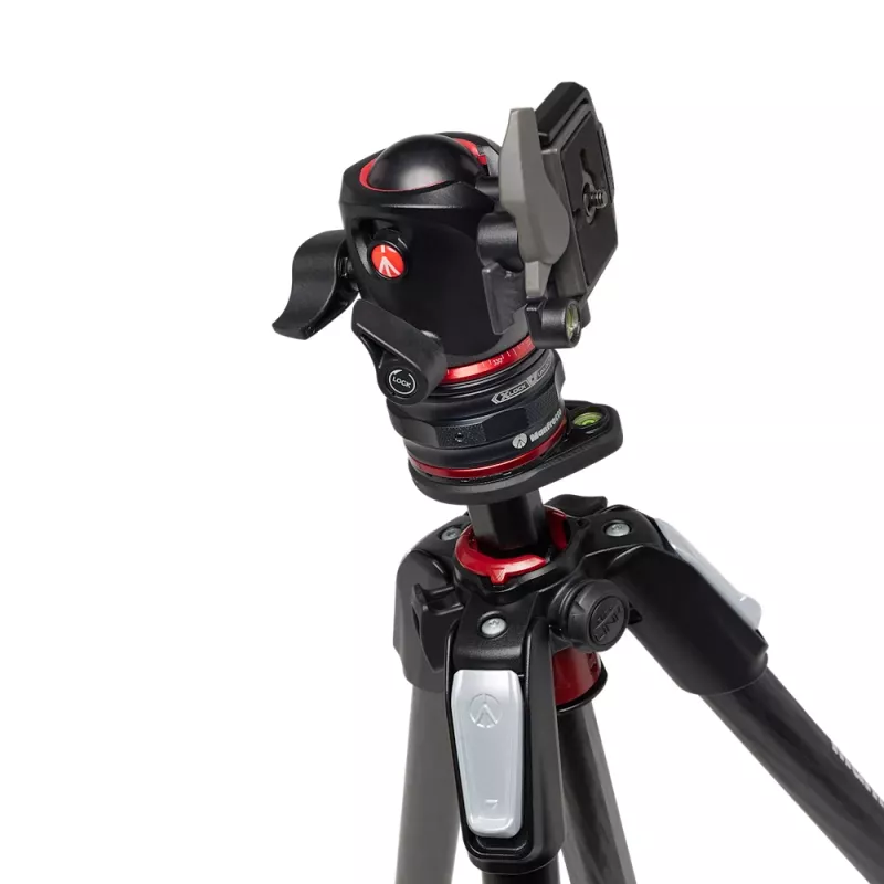Manfrotto MK055CXPRO4BHQR karbónový statív s guľovou hlavou