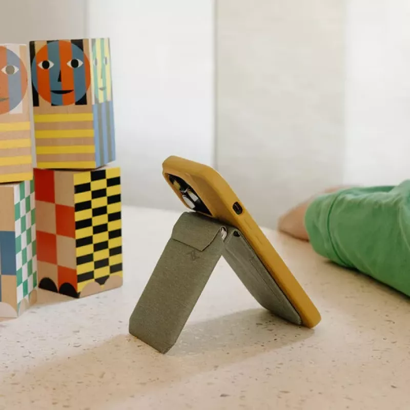 Peňaženka so stojanom Peak Design Mobile, šalviovozelená (M-WA-AB-SG-1)