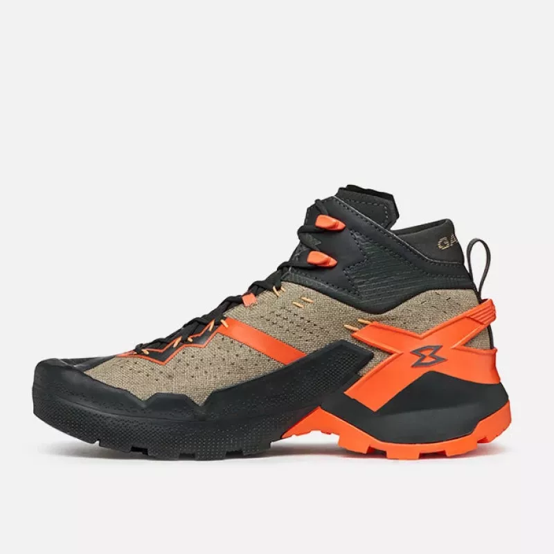 Garmont 9.81 Onyx Mid GTX approach topánky Raven Black/Pale Beige EU 46.5
