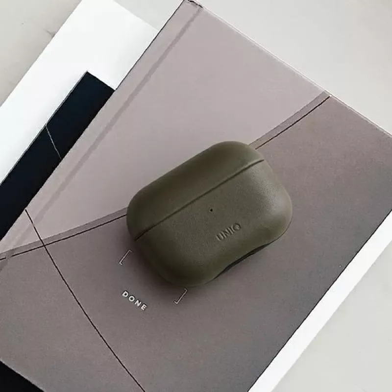 UNIQ Terra puzdro z pravej kože na Apple AirPods Pro – olivová zelená
