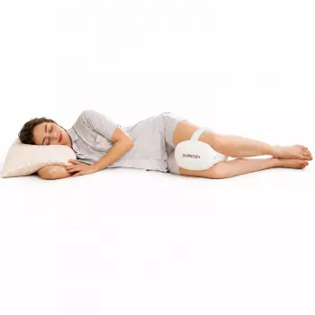 Momcozy EP001 ergonomický pamäťový kolenný vankúš pre spáčov na boku, krémovo-biela